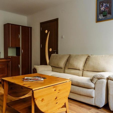 Old Town Historic Apartment With Backyard Mini Park Bucarest Esterno foto