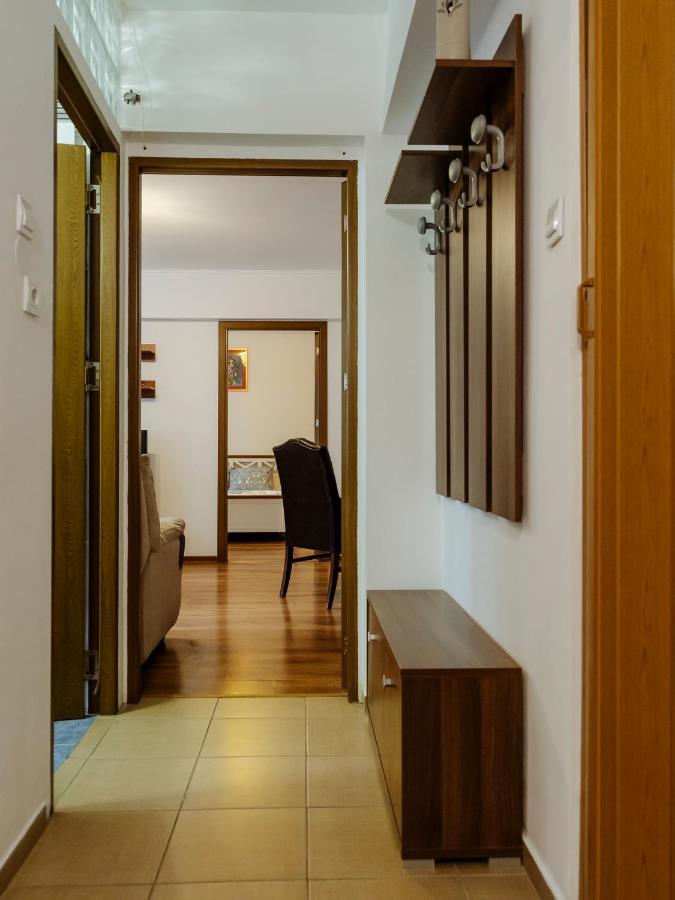 Old Town Historic Apartment With Backyard Mini Park Bucarest Esterno foto